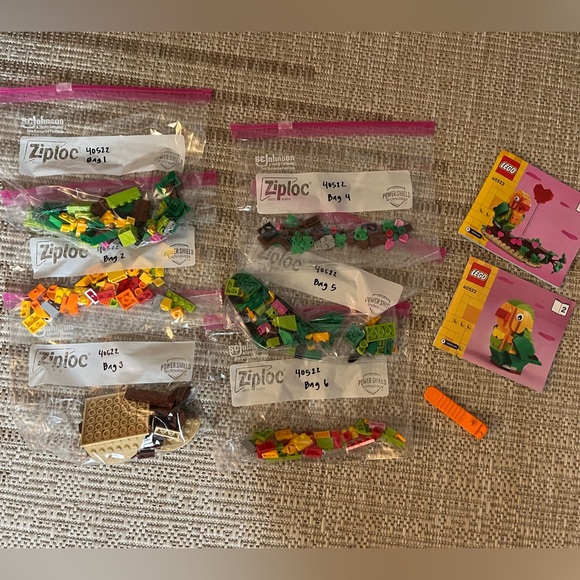 Retired Lego Seasonal set 40522: Valentine’s Lovebirds🦜 - Picture 1 of 1